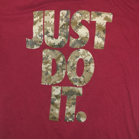 Nike Tee - Picture 2 of 4